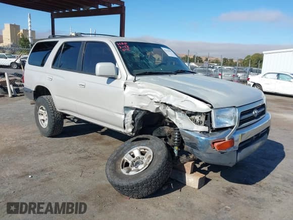 ✅ 1996 Toyota 4Runner SR5 • VIN: JT3HN86R4T0045878 • Lot: 42761895. Wystawiony na IAAI z przebiegiem 386 483 mil. Bezpłatny archiwum sprzedaży aukcyjnych z USA i szczegółowy raport historii pojazdu na DreamBid. Zdjęcie 1.