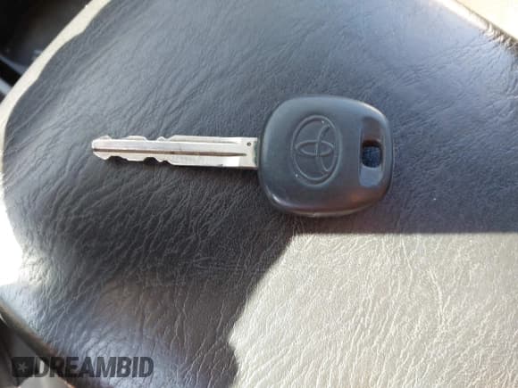 ✅ 2006 Toyota Camry SE • VIN: 4T1BA32K26U087189 • Lot: 41762428. Listed on IAAI with 235,776 mi. Free auction sales archive from the USA and detailed vehicle history report at DreamBid. Image 11.