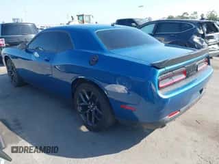 2020 Dodge Challenger SXT z VIN 2C3CDZAG8LH215289, wystawiony jako IAAI lot #43371590 z przebiegiem 102 952 mil mil oraz . Historia ofert i sprzedaży dostępna na DreamBid. Obrazek 3.