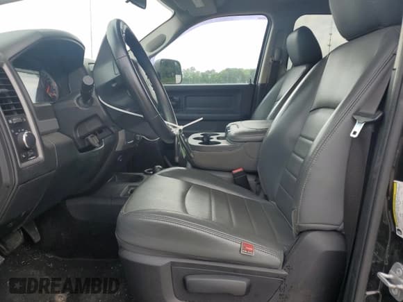 ✅ 2017 Ram 3500 Tradesman • VIN: 3C63R3CJ8HG646927 • Lot: 56561995. Wystawiony na Copart z przebiegiem 87 665 mil. Bezpłatny archiwum sprzedaży aukcyjnych z USA i szczegółowy raport historii pojazdu na DreamBid. Zdjęcie 7.