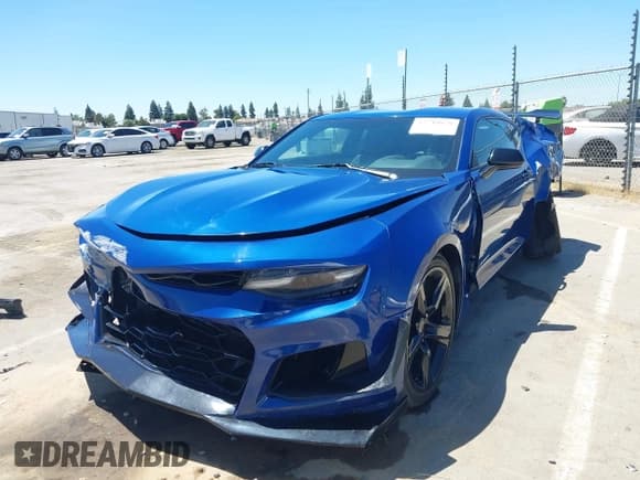 ✅ 2019 Chevrolet Camaro 1LT • VIN: 1G1FB1RS8K0127105 • Lot: 42749879. Wystawiony na IAAI z przebiegiem 43 264 mil. Bezpłatny archiwum sprzedaży aukcyjnych z USA i szczegółowy raport historii pojazdu na DreamBid. Zdjęcie 2.