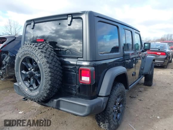 ✅ 2022 Jeep Wrangler Unlimited Sport S • VIN: 1C4HJXDG0NW102631 • Lot: 41870893. Wystawiony na IAAI z przebiegiem 43 968 mil. Bezpłatny archiwum sprzedaży aukcyjnych z USA i szczegółowy raport historii pojazdu na DreamBid. Zdjęcie 4.