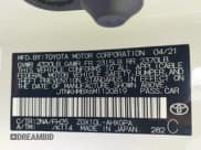 ✅ 2021 Toyota C-HR LE • VIN: JTNKHMBX6M1120819 • Lot: 42757320. Wystawiony na IAAI z przebiegiem 42 494 mil. Bezpłatny archiwum sprzedaży aukcyjnych z USA i szczegółowy raport historii pojazdu na DreamBid. Zdjęcie 9.