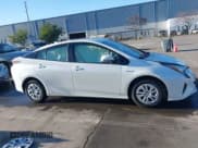 ✅ 2018 Toyota Prius Two • VIN: JTDKBRFU2J3060301 • Lot: 41330691. Wystawiony na IAAI z przebiegiem 130 819 mil. Bezpłatny archiwum sprzedaży aukcyjnych z USA i szczegółowy raport historii pojazdu na DreamBid. Zdjęcie 14.