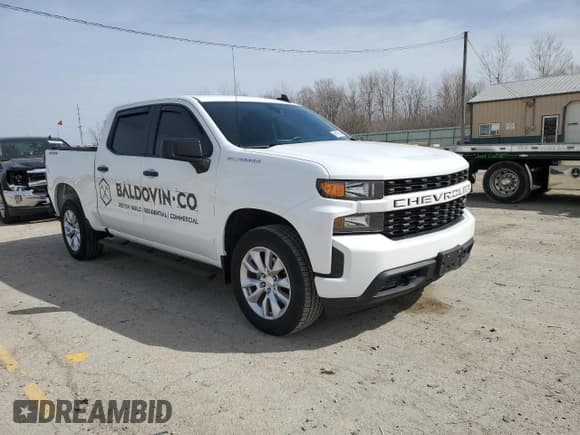 ✅ 2022 Chevrolet Silverado 1500 Custom • VIN: 3GCPYBEK5NG161010 • Lot: 48118315. Wystawiony na Copart z przebiegiem 37 968 mil. Bezpłatny archiwum sprzedaży aukcyjnych z USA i szczegółowy raport historii pojazdu na DreamBid. Zdjęcie 4.