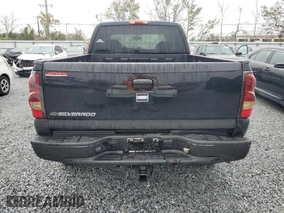✅ 2006 Chevrolet Silverado 2500HD Work Truck • VIN: 1GCHK29U96E258771 • Lot: 86818764. Wystawiony na Copart z przebiegiem Nie podano. Bezpłatny archiwum sprzedaży aukcyjnych z USA i szczegółowy raport historii pojazdu na DreamBid. Zdjęcie 6.
