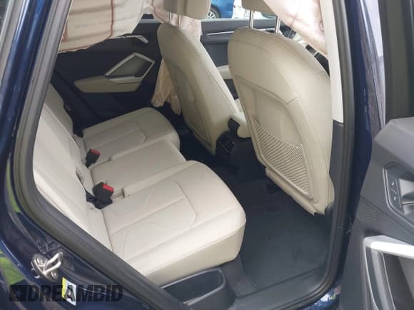 ✅ 2021 Audi Q3 S line Premium Plus • VIN: WA1EECF32M1102002 • Lot: 43412929. Wystawiony na IAAI z przebiegiem 19 108 mil. Bezpłatny archiwum sprzedaży aukcyjnych z USA i szczegółowy raport historii pojazdu na DreamBid. Zdjęcie 8.