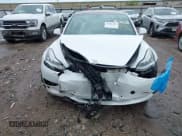 ✅ 2019 Tesla Model 3 Mid Range • VIN: 5YJ3E1EA1KF315142 • Лот: 43001255. Опубликован ранее на IAAI с пробегом Не указан. Бесплатный доступ к архиву аукционных продаж из США и подробный отчёт об истории автомобиля на DreamBid. Изображение 12.