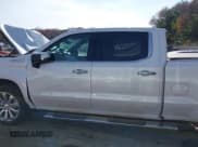 ✅ 2021 Chevrolet Silverado 1500 High Country • VIN: 1GCUYHET0MZ353142 • Lot: 40707765. Wystawiony na IAAI z przebiegiem 20 765 mil. Bezpłatny archiwum sprzedaży aukcyjnych z USA i szczegółowy raport historii pojazdu na DreamBid. Zdjęcie 14.