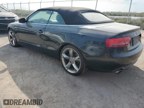 ✅ 2011 Audi A5 Premium Plus • VIN: WAULFAFH8BN010535 • Lot: 73771514. Wystawiony na Copart z przebiegiem Nie podano. Bezpłatny archiwum sprzedaży aukcyjnych z USA i szczegółowy raport historii pojazdu na DreamBid. Zdjęcie 2.