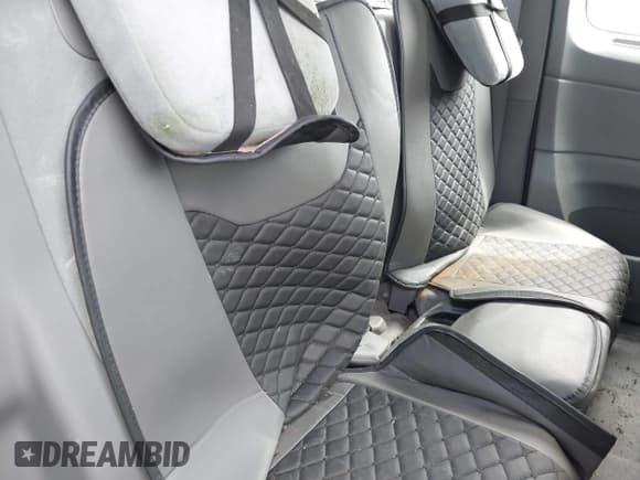 ✅ 2009 Toyota Tacoma PreRunner • VIN: 5TETU62N09Z602469 • Lot: 42853789. Listed on IAAI with 112,869 mi. Free auction sales archive from the USA and detailed vehicle history report at DreamBid. Image 8.