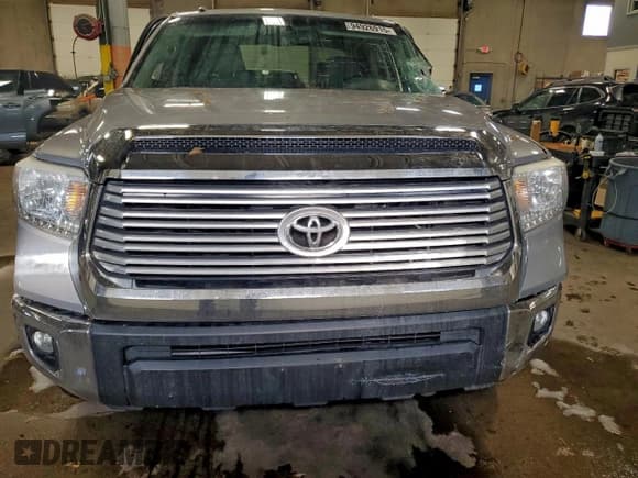 ✅ 2016 Toyota Tundra Limited • VIN: 5TFHW5F17GX552059 • Lot: 94926915. Listed on Copart with 117,001 mi. Free auction sales archive from the USA and detailed vehicle history report at DreamBid. Image 5.