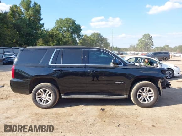 ✅ 2019 Chevrolet Tahoe LT • VIN: 1GNSCBKC0KR136671 • Lot: 43416506. Wystawiony na IAAI z przebiegiem 151 990 mil. Bezpłatny archiwum sprzedaży aukcyjnych z USA i szczegółowy raport historii pojazdu na DreamBid. Zdjęcie 14.