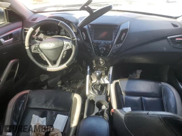 ✅ 2013 Hyundai Veloster Turbo • VIN: KMHTC6AE6DU177289 • Lot: 45384845. Wystawiony na Copart z przebiegiem Nie podano. Bezpłatny archiwum sprzedaży aukcyjnych z USA i szczegółowy raport historii pojazdu na DreamBid. Zdjęcie 8.