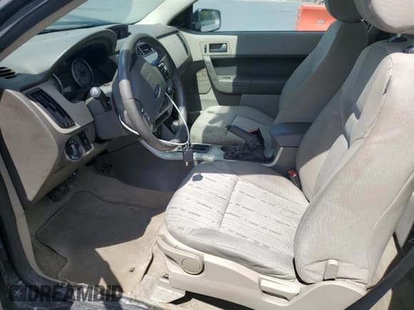 ✅ 2009 Ford Focus SE • VIN: 1FAHP32N09W163787 • Lot: 70359845. Wystawiony na Copart z przebiegiem 165 508 mil. Bezpłatny archiwum sprzedaży aukcyjnych z USA i szczegółowy raport historii pojazdu na DreamBid. Zdjęcie 7.