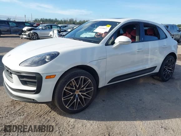 ✅ 2024 Porsche Macan • VIN: WP1AA2A5XRLB02665 • Lot: 41018065. Wystawiony na IAAI z przebiegiem Nie podano. Bezpłatny archiwum sprzedaży aukcyjnych z USA i szczegółowy raport historii pojazdu na DreamBid. Zdjęcie 2.