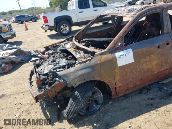 ✅ 2023 Kia Niro EX • VIN: KNDCR3LEXP5106187 • Lot: 42512201. Wystawiony na IAAI z przebiegiem Nie podano. Bezpłatny archiwum sprzedaży aukcyjnych z USA i szczegółowy raport historii pojazdu na DreamBid. Zdjęcie 12.