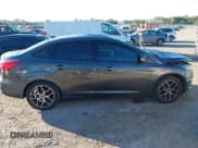 ✅ 2018 Ford Focus SEL • VIN: 1FADP3H26JL234458 • Lot: 43608310. Wystawiony na IAAI z przebiegiem 120 723 mil. Bezpłatny archiwum sprzedaży aukcyjnych z USA i szczegółowy raport historii pojazdu na DreamBid. Zdjęcie 13.