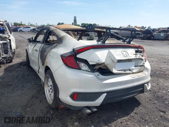 ✅ 2017 Honda Civic Touring • VIN: 2HGFC3B93HH356448 • Lot: 42068417. Listed on IAAI with Not provided. Free auction sales archive from the USA and detailed vehicle history report at DreamBid. Image 3.