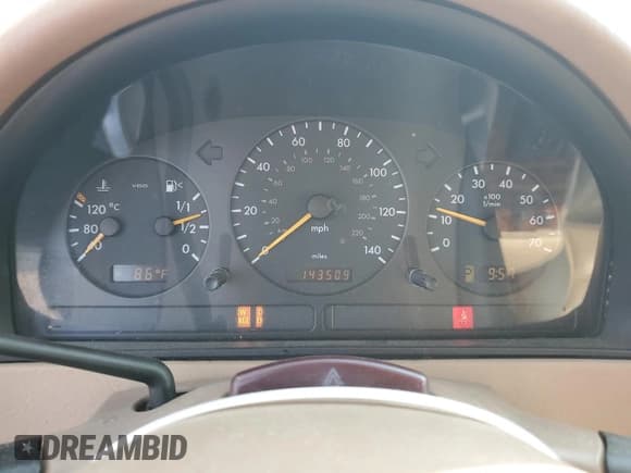 ✅ 2001 Mercedes-Benz M 320/430/500 • VIN: 4JGAB54E01A243901 • Лот: 67327935. Опубликован ранее на Copart с пробегом 143 509 миль. Бесплатный доступ к архиву аукционных продаж из США и подробный отчёт об истории автомобиля на DreamBid. Изображение 9.