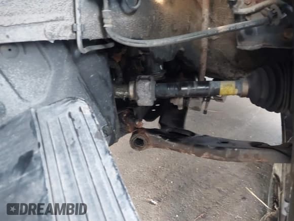 ✅ 2017 Hyundai Santa Fe Ultimate • VIN: 5XYZWDLA7HG422662 • Lot: 43779355. Listed on IAAI with 160,549 mi. Free auction sales archive from the USA and detailed vehicle history report at DreamBid. Image 17.