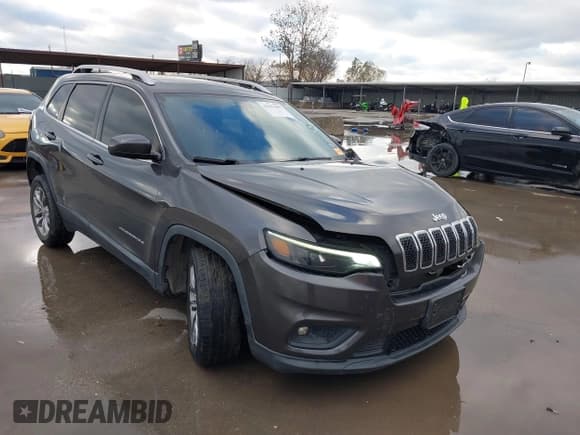 ✅ 2019 Jeep Cherokee Latitude Plus • VIN: 1C4PJLLX1KD241874 • Lot: 41313447. Wystawiony na IAAI z przebiegiem 108 649 mil. Bezpłatny archiwum sprzedaży aukcyjnych z USA i szczegółowy raport historii pojazdu na DreamBid. Zdjęcie 1.
