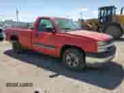 2004 Chevrolet Silverado 1500 z VIN 1GCEC14X64Z220027, wystawiony jako Copart lot #56878925 z przebiegiem 158 418 mil mil oraz Szkoda całkowita • Salvage title. Historia ofert i sprzedaży dostępna na DreamBid. Obrazek 4.