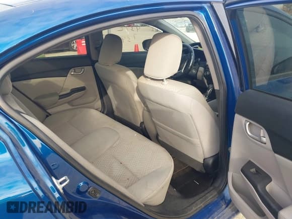 ✅ 2015 Honda Civic LX • VIN: 19XFB2F5XFE073203 • Лот: 43727341. Опубликован ранее на IAAI с пробегом 103 053 миль. Бесплатный доступ к архиву аукционных продаж из США и подробный отчёт об истории автомобиля на DreamBid. Изображение 8.