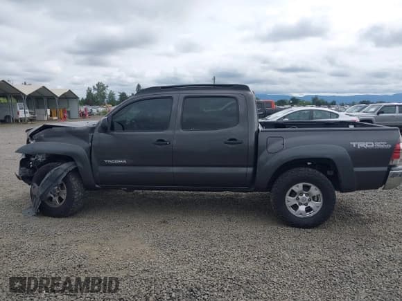 ✅ 2012 Toyota Tacoma • VIN: 3TMLU4EN0CM092371 • Lot: 42408714. Listed on IAAI with 135,148 mi. Free auction sales archive from the USA and detailed vehicle history report at DreamBid. Image 14.