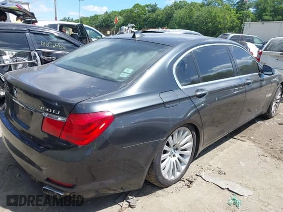 ✅ 2011 BMW 7 Series 750Li xDrive • VIN: WBAKC8C53BC431730 • Lot: 42558302. Listed on IAAI with 105,981 mi. Free auction sales archive from the USA and detailed vehicle history report at DreamBid. Image 4.