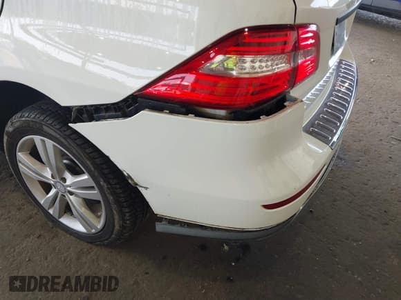 ✅ 2015 Mercedes-Benz M 350 • VIN: 4JGDA5HB0FA538441 • Lot: 42468903. Listed on IAAI with 109,368 mi. Free auction sales archive from the USA and detailed vehicle history report at DreamBid. Image 6.