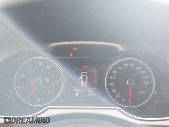 ✅ 2016 Audi A4 Premium • VIN: WAUAFAFL7GN008293 • Lot: 43503654. Wystawiony na IAAI z przebiegiem 165 287 mil. Bezpłatny archiwum sprzedaży aukcyjnych z USA i szczegółowy raport historii pojazdu na DreamBid. Zdjęcie 7.