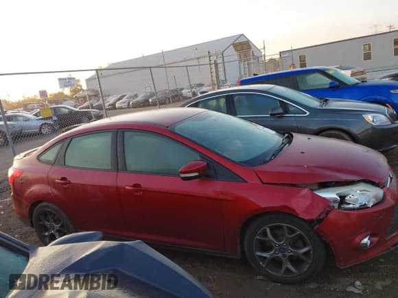 ✅ 2013 Ford Focus SE • VIN: 1FADP3F29DL175994 • Lot: 43456561. Wystawiony na IAAI z przebiegiem 142 111 mil. Bezpłatny archiwum sprzedaży aukcyjnych z USA i szczegółowy raport historii pojazdu na DreamBid. Zdjęcie 13.