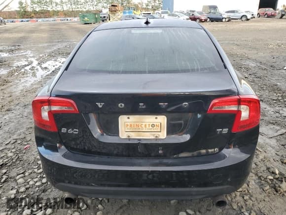 ✅ 2013 Volvo S60 T5 Premier • VIN: YV1612FS5D2187431 • Lot: 87292205. Listed on Copart with 177,150 mi. Free auction sales archive from the USA and detailed vehicle history report at DreamBid. Image 6.