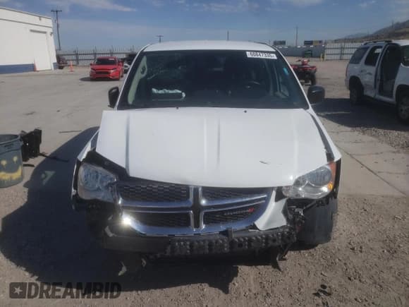 ✅ 2019 Dodge Grand Caravan SE • VIN: 2C4RDGBG7KR745092 • Lot: 60847335. Wystawiony na Copart z przebiegiem 106 693 mil. Bezpłatny archiwum sprzedaży aukcyjnych z USA i szczegółowy raport historii pojazdu na DreamBid. Zdjęcie 5.