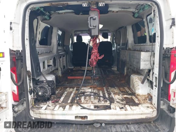 ✅ 2017 Ford Transit XL • VIN: 1FBZX2ZM5HKA56430 • Lot: 43011063. Wystawiony na IAAI z przebiegiem 146 319 mil. Bezpłatny archiwum sprzedaży aukcyjnych z USA i szczegółowy raport historii pojazdu na DreamBid. Zdjęcie 8.