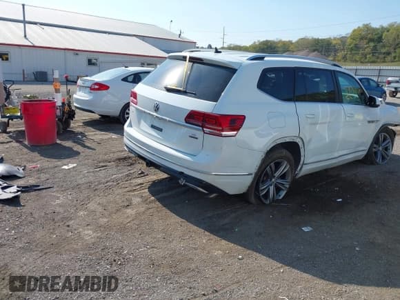 ✅ 2018 Volkswagen Atlas SE • VIN: 1V2PR2CA1JC595668 • Lot: 43434478. Listed on IAAI with 125,744 mi. Free auction sales archive from the USA and detailed vehicle history report at DreamBid. Image 4.