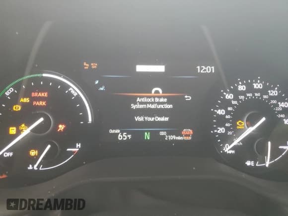 ✅ 2025 Toyota Sienna LE • VIN: 5TDKSKFC9SS202125 • Lot: 81468155. Listed on Copart with 2,109 mi. Free auction sales archive from the USA and detailed vehicle history report at DreamBid. Image 9.