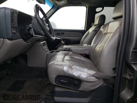 ✅ 2001 Chevrolet Suburban LT • VIN: 3GNFK16T81G227386 • Лот: 86741304. Опубликован ранее на Copart с пробегом 238 182 миль. Бесплатный доступ к архиву аукционных продаж из США и подробный отчёт об истории автомобиля на DreamBid. Изображение 7.