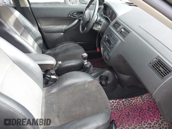 ✅ 2005 Ford Focus ST • VIN: 1FAHP38Z75W201732 • Lot: 41593014. Wystawiony na IAAI z przebiegiem 165 305 mil. Bezpłatny archiwum sprzedaży aukcyjnych z USA i szczegółowy raport historii pojazdu na DreamBid. Zdjęcie 5.