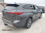 ✅ 2022 Toyota Highlander Platinum • VIN: 5TDFZRBH8NS166228 • Lot: 43563485. Wystawiony na IAAI z przebiegiem 55 834 mil. Bezpłatny archiwum sprzedaży aukcyjnych z USA i szczegółowy raport historii pojazdu na DreamBid. Zdjęcie 4.