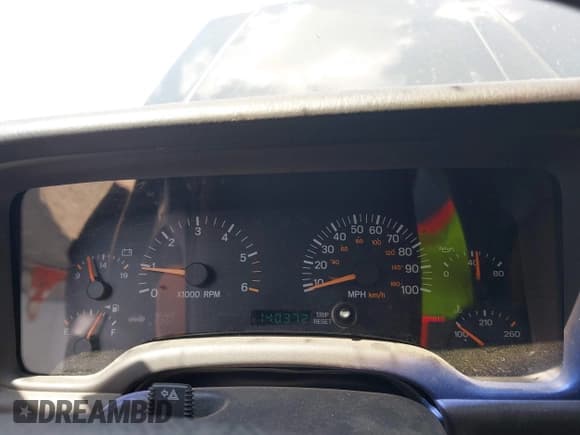 ✅ 2001 Jeep Cherokee Sport • VIN: 1J4FF58S21L557644 • Lot: 42665350. Listed on IAAI with 140,372 mi. Free auction sales archive from the USA and detailed vehicle history report at DreamBid. Image 7.