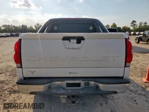 ✅ 2005 Chevrolet Avalanche Z66 • VIN: 3GNEC12Z05G285520 • Лот: 84756755. Опубликован ранее на Copart с пробегом 101 168 миль. Бесплатный доступ к архиву аукционных продаж из США и подробный отчёт об истории автомобиля на DreamBid. Изображение 6.