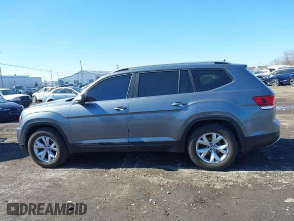 ✅ 2019 Volkswagen Atlas SE • VIN: 1V2UR2CA9KC556024 • Lot: 41826143. Listed on IAAI with 111,982 mi. Free auction sales archive from the USA and detailed vehicle history report at DreamBid. Image 14.