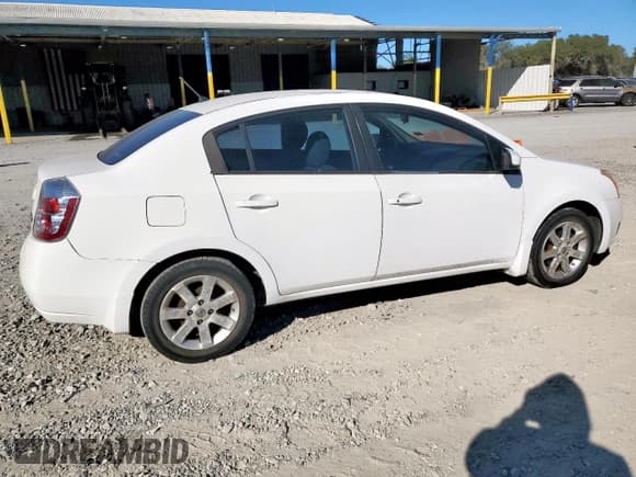✅ 2007 Nissan Sentra S • VIN: 3N1AB61E67L614143 • Лот: 91552965. Опубликован ранее на Copart с пробегом 172 143 миль. Бесплатный доступ к архиву аукционных продаж из США и подробный отчёт об истории автомобиля на DreamBid. Изображение 3.
