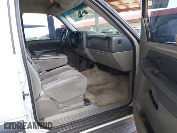 ✅ 2003 Chevrolet Suburban LS • VIN: 3GNEC16T53G297519 • Лот: 42184948. Опубликован ранее на IAAI с пробегом 243 548 миль. Бесплатный доступ к архиву аукционных продаж из США и подробный отчёт об истории автомобиля на DreamBid. Изображение 5.