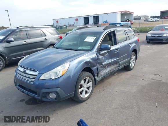 ✅ 2013 Subaru Outback Premium • VIN: 4S4BRBCC8D3208028 • Lot: 43344078. Listed on IAAI with 129,101 mi. Free auction sales archive from the USA and detailed vehicle history report at DreamBid. Image 17.