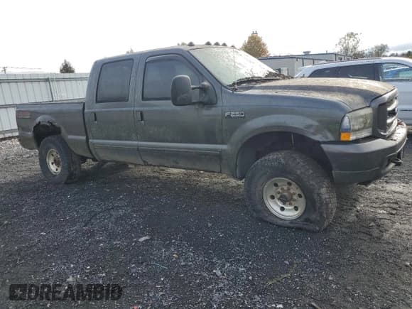 ✅ 2004 Ford F-250 XL • VIN: 1FTNW21L64EB75855 • Lot: 82473365. Wystawiony na Copart z przebiegiem Nie podano. Bezpłatny archiwum sprzedaży aukcyjnych z USA i szczegółowy raport historii pojazdu na DreamBid. Zdjęcie 4.