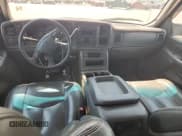 ✅ 2004 Chevrolet Silverado 2500HD LS • VIN: 1GCHK232X4F238186 • Лот: 70664425. Опубликован ранее на Copart с пробегом Не указан. Бесплатный доступ к архиву аукционных продаж из США и подробный отчёт об истории автомобиля на DreamBid. Изображение 8.