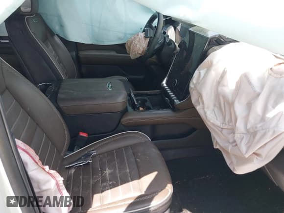 ✅ 2025 GMC Yukon • VIN: 1GKS2ERL0SR139562 • Лот: 42604302. Опубликован ранее на IAAI с пробегом 19 472 миль. Бесплатный доступ к архиву аукционных продаж из США и подробный отчёт об истории автомобиля на DreamBid. Изображение 5.